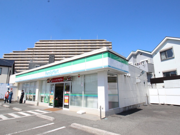 コンビニ　ファミリーマート秀英町田小川店（コンビニ）まで573m