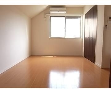 居室・リビング　明るいお部屋ですね♪