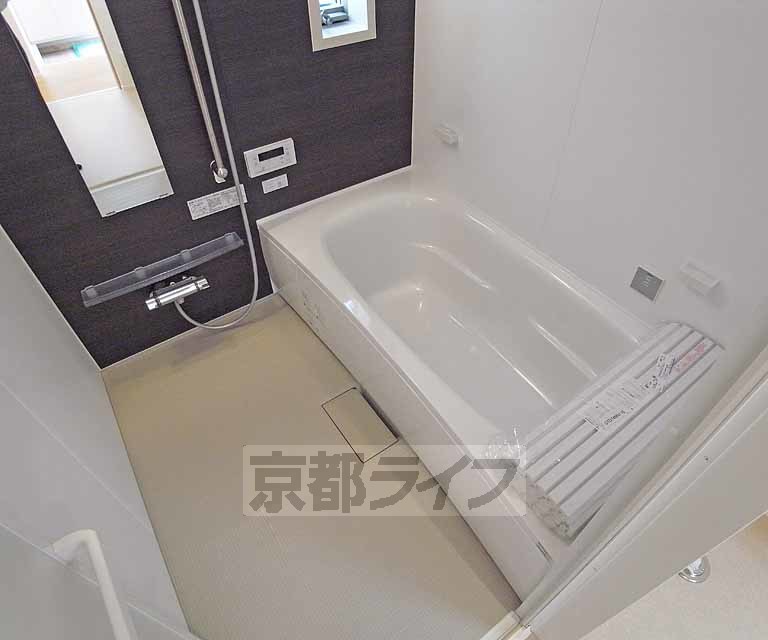 バス・シャワールーム　綺麗なお風呂です。