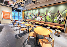 飲食店　スターバックス コーヒー 田町タワー店（飲食店）まで713m