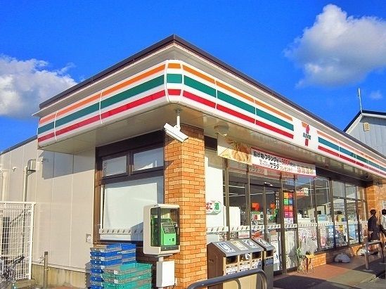 コンビニ　セブンイレブン長岡豊田町店（コンビニ）まで700m