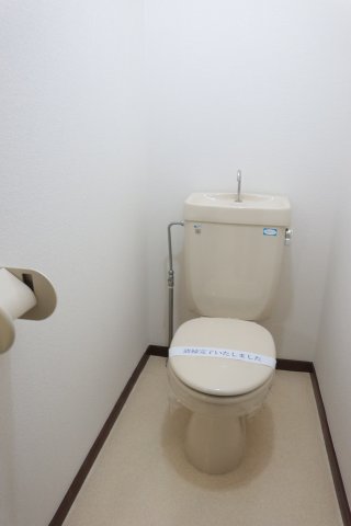 トイレ　清潔感ある御手洗いです。