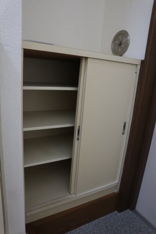玄関　収納もある玄関です