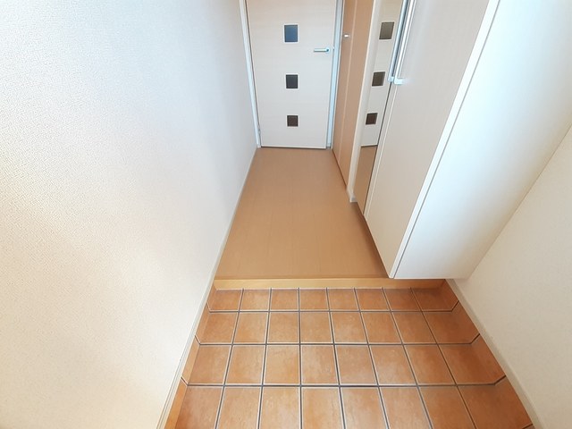 玄関　シューズボックスや玄関収納付き☆