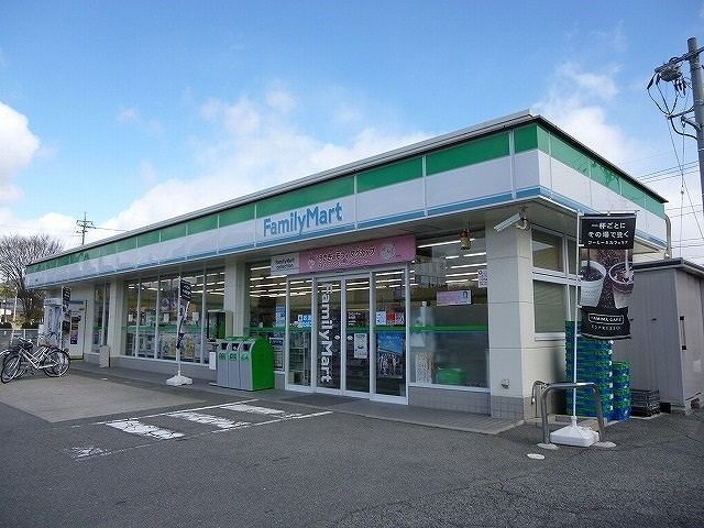 コンビニ　ファミリーマート西高屋店（コンビニ）まで1600m