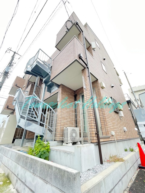 建物外観　駅徒歩2分の好立地♪最上階角部屋♪