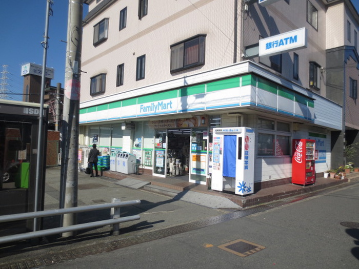 コンビニ　コンビニ（コンビニ）まで390m