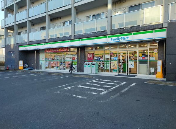 コンビニ　ファミリーマート 大岡二丁目店（コンビニ）まで330m