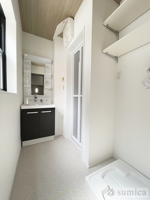 洗面設備　広々とした洗面所です♪