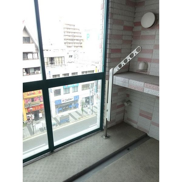 バルコニー　※写真は同じマンションの違う部屋のものになります。