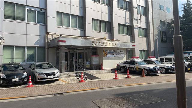 警察署・交番　上野警察署（警察署・交番）まで217m
