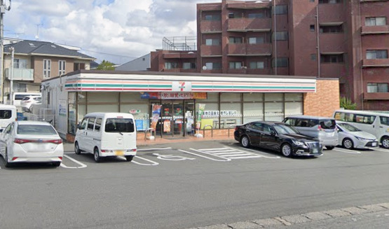 コンビニ　セブンイレブン 福岡高宮西店（コンビニ）まで445m