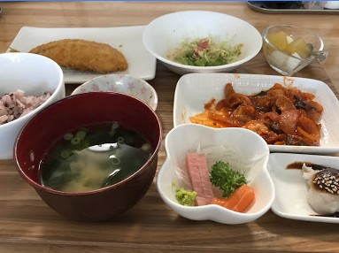 飲食店　たかむら（飲食店）まで715m