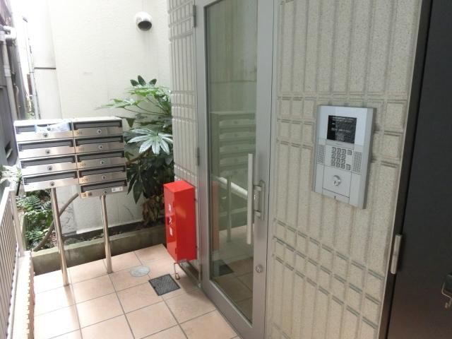 セキュリティ　★オートロック付エントランス★