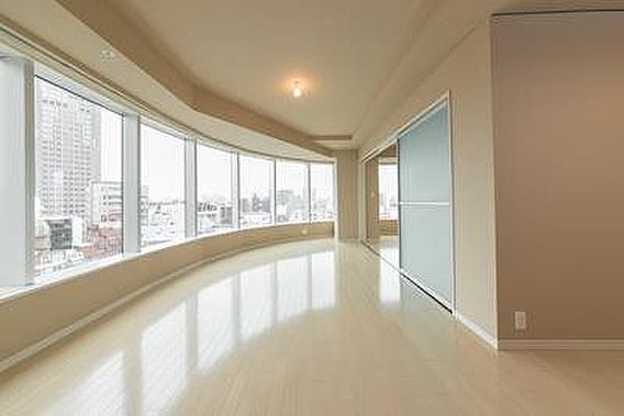 居室・リビング　同マンション別部屋参照。