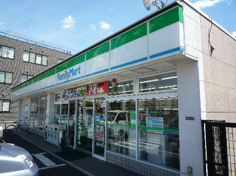 コンビニ　ファミリーマート トヨタくずは牧野店（コンビニ）まで318m