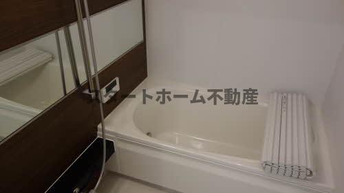 バス・シャワールーム　ゆったり過ごせるお風呂です