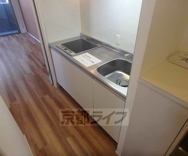キッチン　２口のＩＨコンロ付き