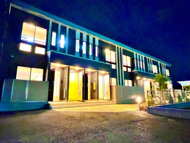 建物外観　外観写真（夜）