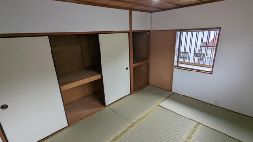 南青葉台戸建27-18の居間写真