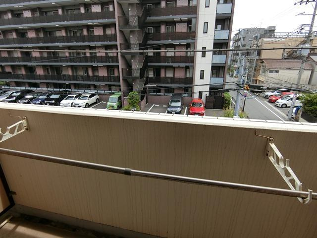 バルコニー　開放的で明るい空間を演出してくれるバル．．．