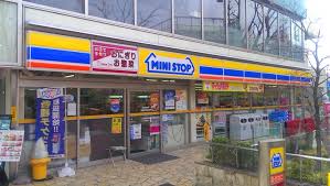 コンビニ　ミニストップ信濃町駅南口店（コンビニ）まで236m