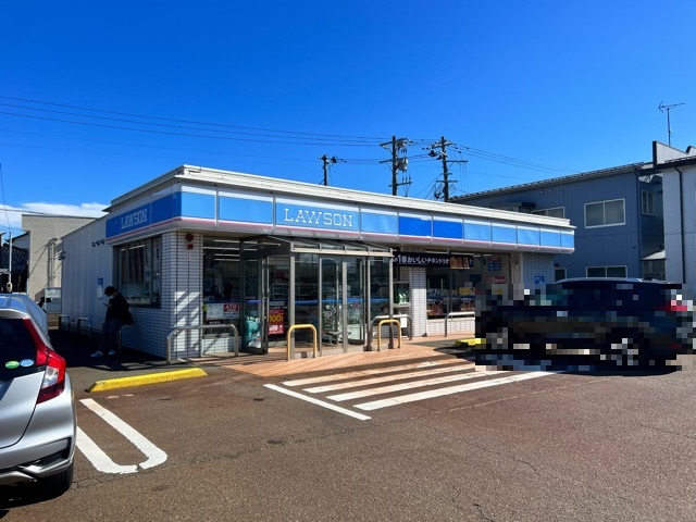 コンビニ　ローソン 上越石橋一丁目店（コンビニ）まで10m