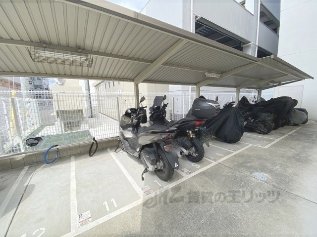 その他　バイク置き場
