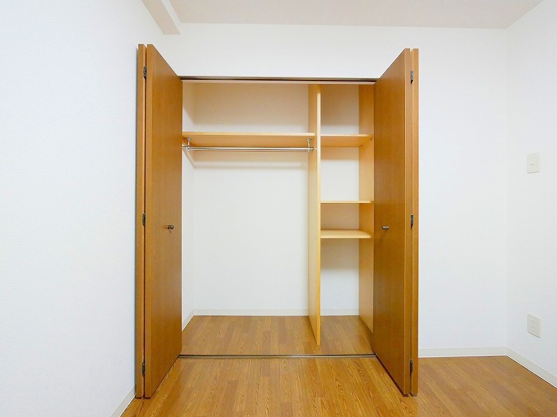 収納　クローゼットと棚が有りますので、使い勝手がいいです！