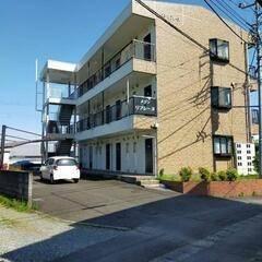 建物外観　陽当たり良好な3階建てマンション