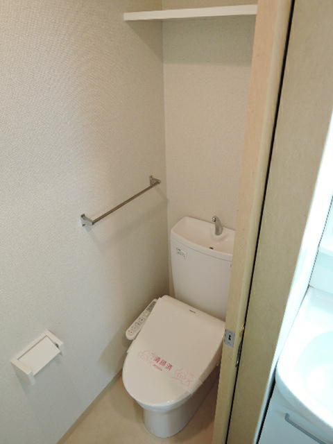 トイレ　洗浄暖房便座あり