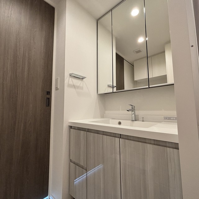 洗面設備　※写真は同タイプ住戸です。