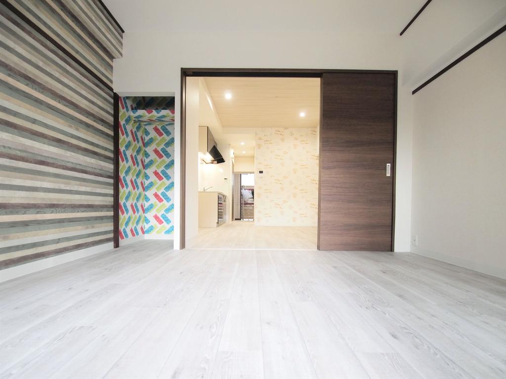 エルザビル香春口45の居間写真