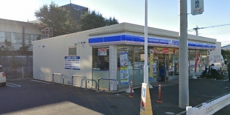 コンビニ　ローソン平塚大神店（コンビニ）まで751m