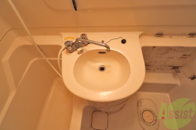 洗面設備　コンパクトな洗面台！