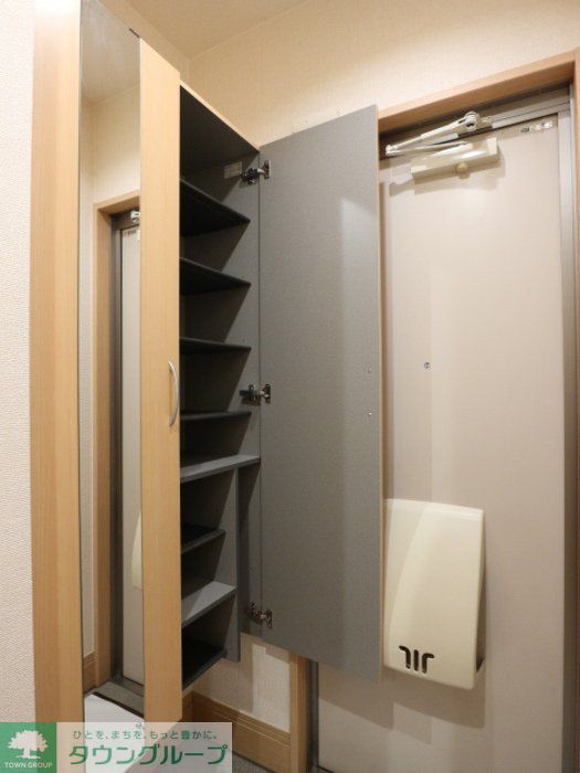 玄関　※別号室参考写真です