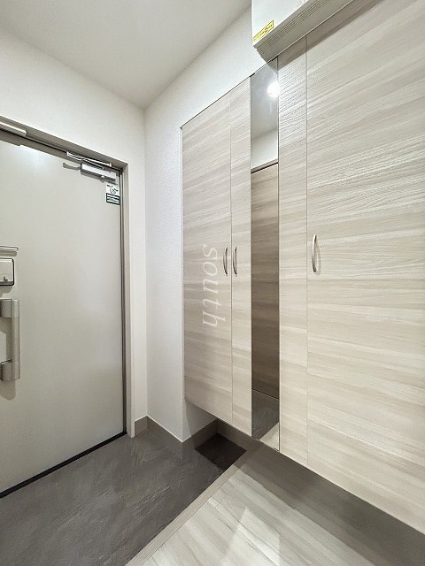 D-ROOM高井田元町の玄関写真