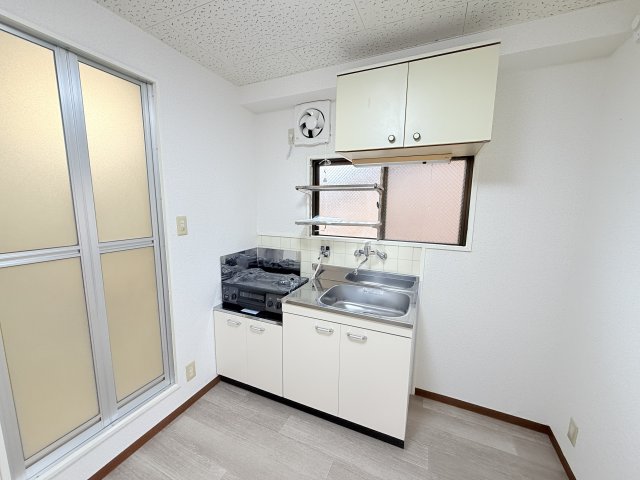 マンション長栄のキッチン写真