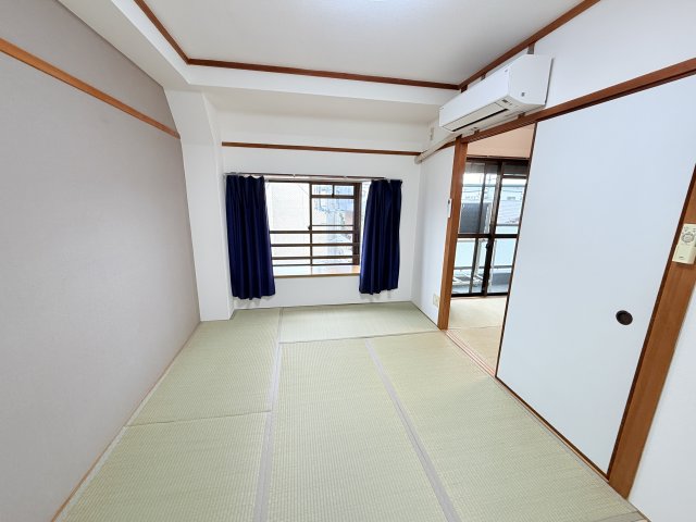 マンション長栄の居間写真