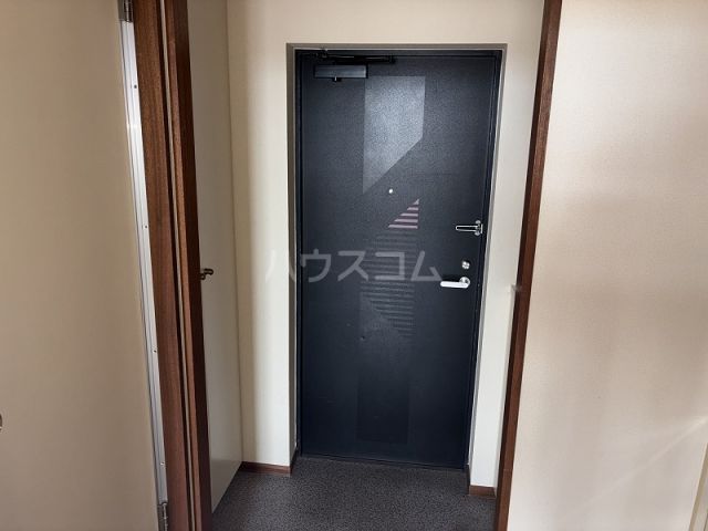 ドミトリー八橋の玄関写真