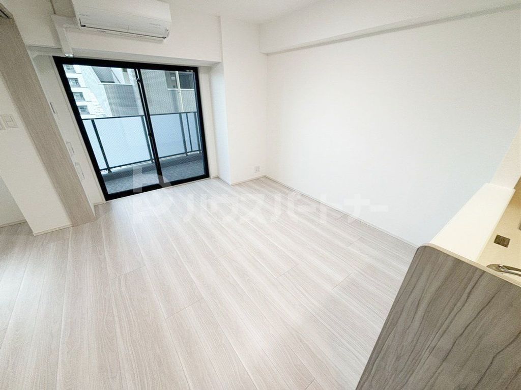 S-RESIDENCE千住大橋の居間写真