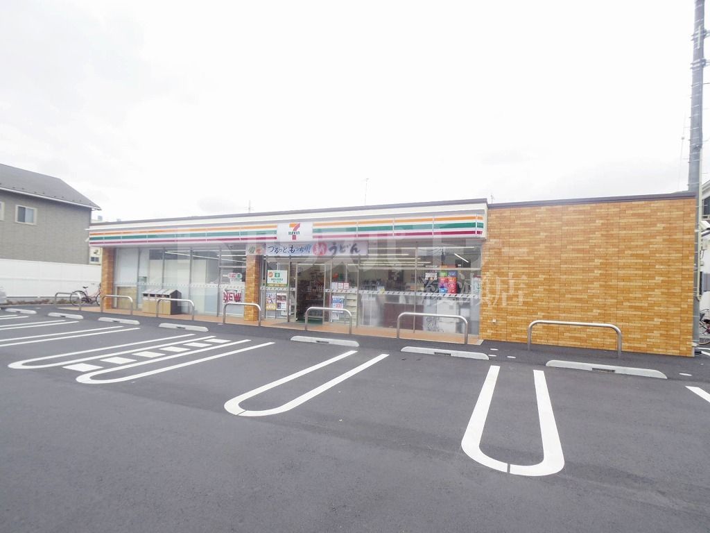 コンビニ　セブンイレブン葛飾亀有1丁目店（コンビニ）まで180m