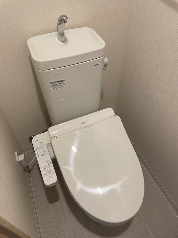 トイレ　トイレ