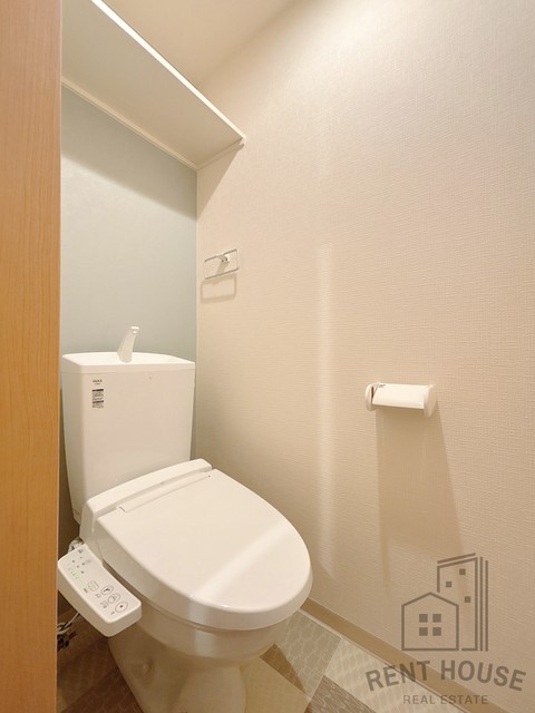 ＪＲ阪和線 富木駅 徒歩3分 3階建 築1年のトイレ写真