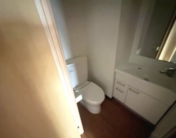 ＪＲ中央線 高円寺駅 徒歩6分 8階建 築20年のトイレ写真