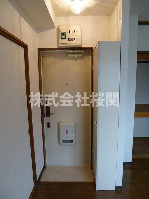 玄関　?