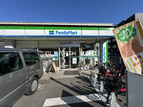 コンビニ　ファミリーマート 大田上池台四丁目店（コンビニ）まで631m