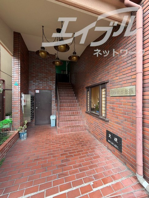 地下鉄御堂筋線 東三国駅 徒歩6分 5階建 築44年の外観写真