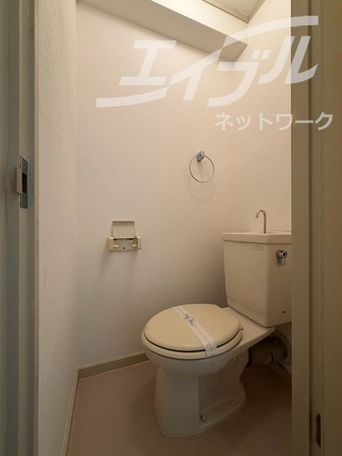 地下鉄御堂筋線 東三国駅 徒歩6分 5階建 築44年のトイレ写真