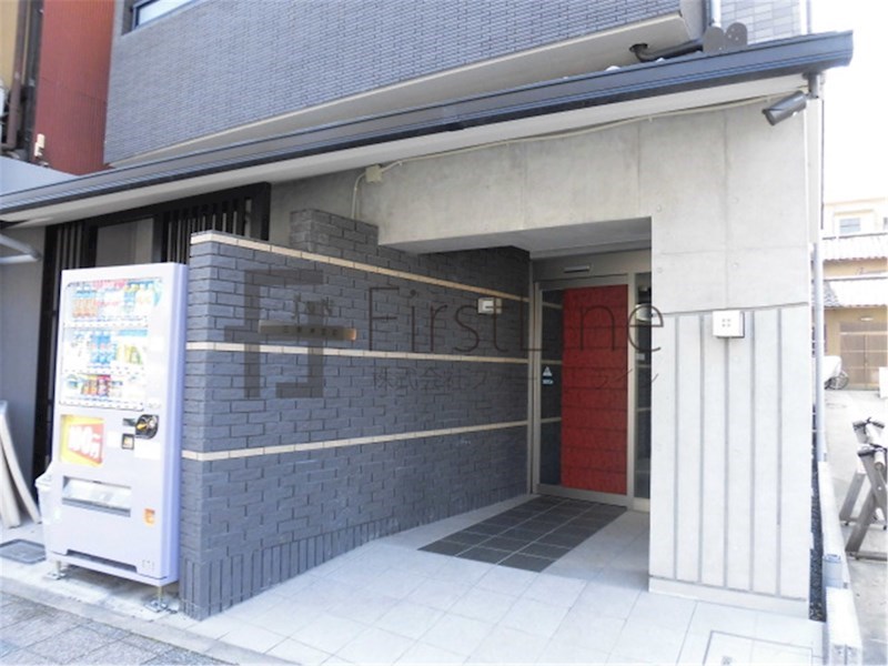 地下鉄東西線 東山駅 徒歩3分 5階建 築13年の外観写真